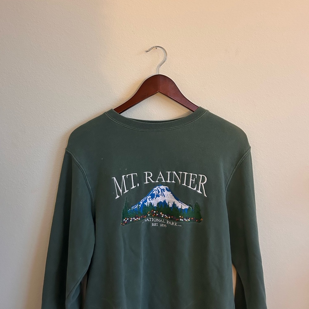 National Park crew neck Mount Rainier